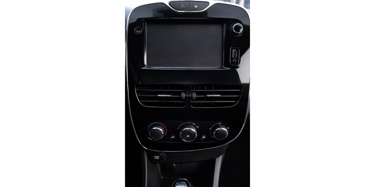 Renault Clio 83.441 km 10.000 &euro; Dresden 01067