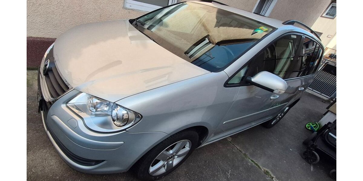 VW Touran 186.000 km 5.499 &euro; Stuttgart 70469