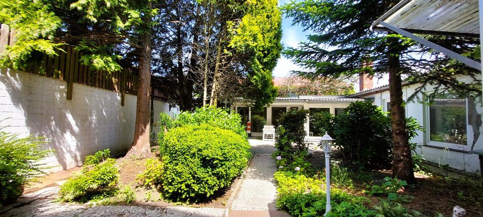 Einfamilienhaus Bredstedt - 15 Zimmer, 558 m&sup2;, 850.000&euro; | Angebot:26796201