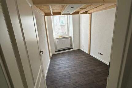 Frei ab 01.02.2026 Gute Lage 4-Zimmer-Wohnung zimmer