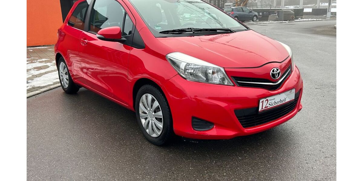 Toyota Yaris 129.000 km 5.200 &euro; Bad-Dürrheim 78073