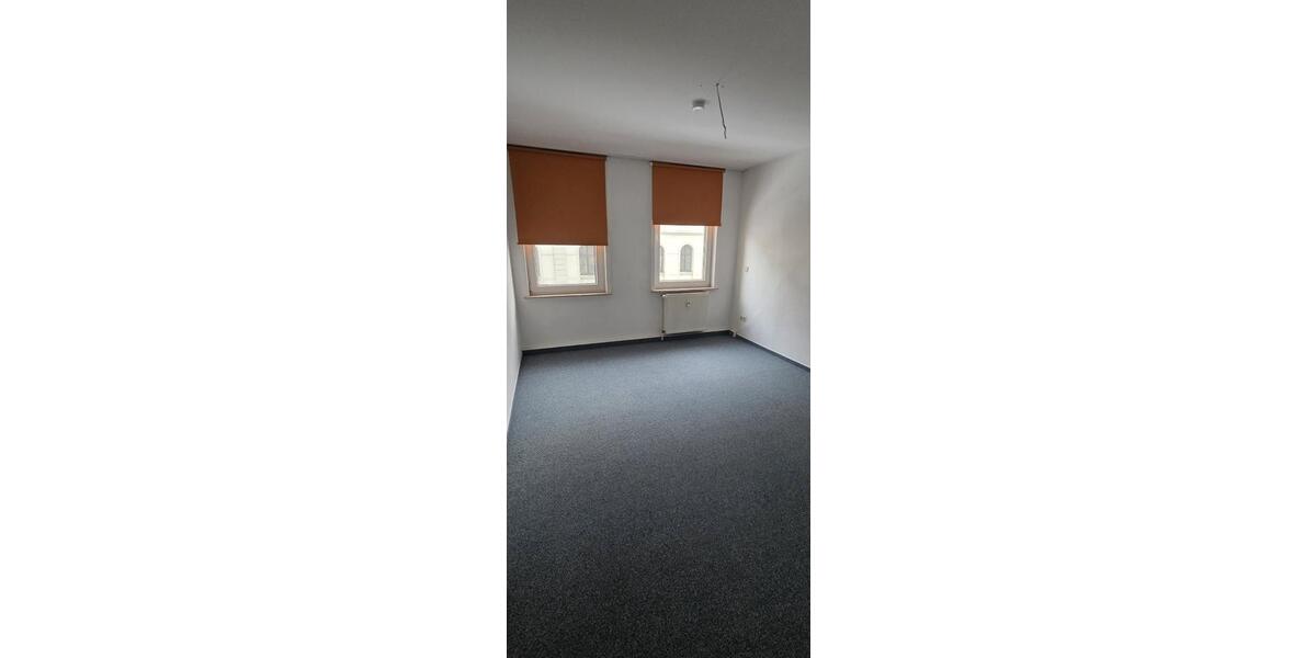 Etagenwohnung Glauchau - 4 Zimmer, 87 m&sup2;, 440&euro; | Angebot:26039631