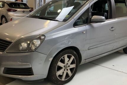 Opel Zafira 189.000 km 2.750 &euro; FRANKFURT 65933