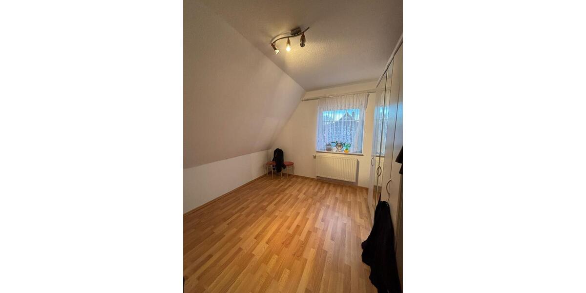 Doppelhaushälfte Varel - 4 Zimmer, 113 m&sup2;, 240.000&euro; | Angebot:25883175