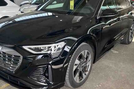 Audi Q8 e-tron 49.999 km 44.440 € Wackersdorf 92442