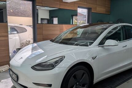 Tesla Model 3 114.311 km 17.999 &euro; Klingenberg 63911