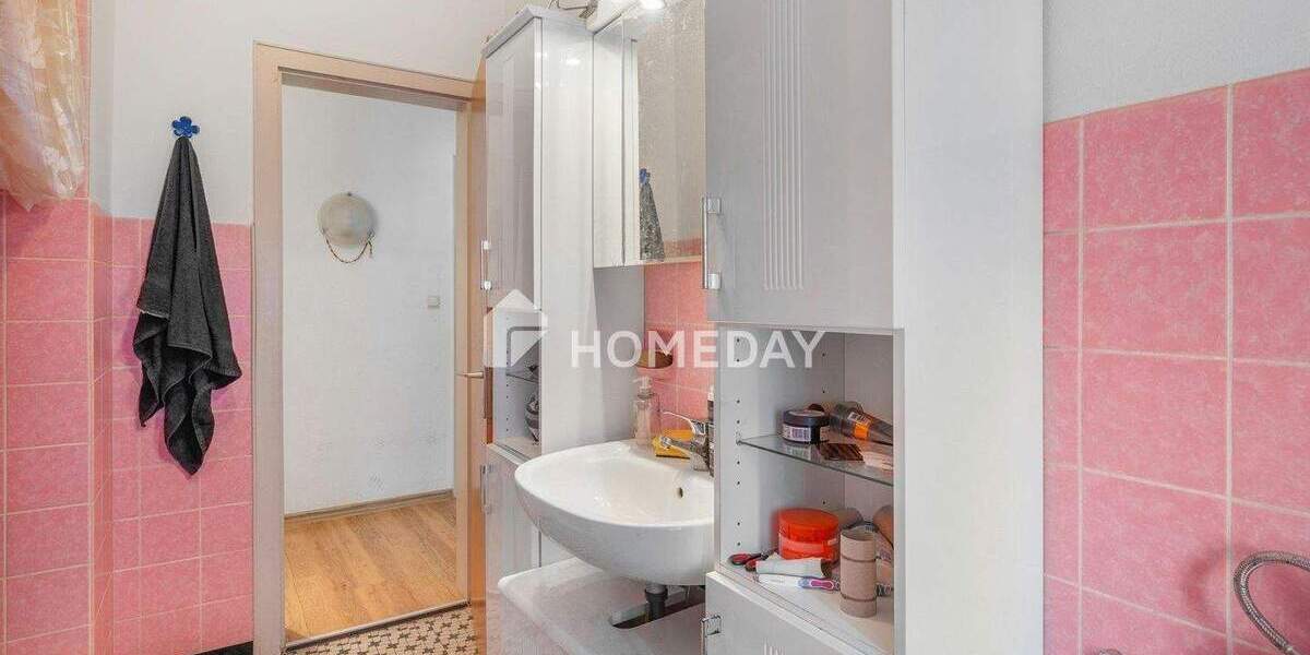 Etagenwohnung Erlabrunn - 3 Zimmer, 97 m&sup2;, 160.000&euro; | Angebot:25696137