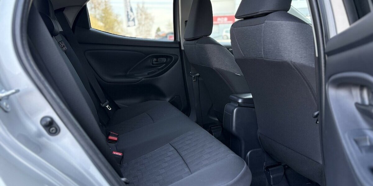 Toyota Yaris Hybrid Team Deutschland KAMER/DAB/1.HAND 10.247 km 21.800 &euro; Villingen-Schwenningen 78054