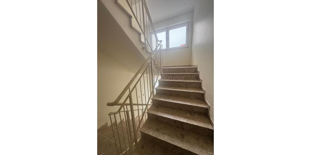 Etagenwohnung Altenstadt an der Waldnaab - 3 Zimmer, 80 m&sup2;, 800&euro; | Angebot:25450964