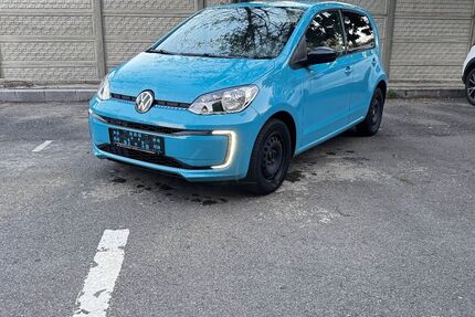 VW e-up! 142.000 km 8.899 € Gröbenzell 82194