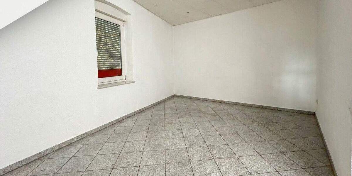 Mehrfamilienhaus, Wohnhaus Graben-Neudorf Neudorf - 7 Zimmer, 181 m&sup2;, 300.000&euro; | Angebot:25666464