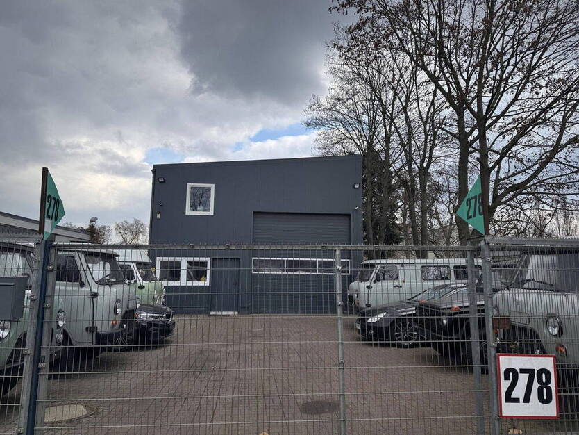 Grundstück 1200 qm mit Halle 400 qm direkt an der B2, 10 Minuten bis Alexanderplatz