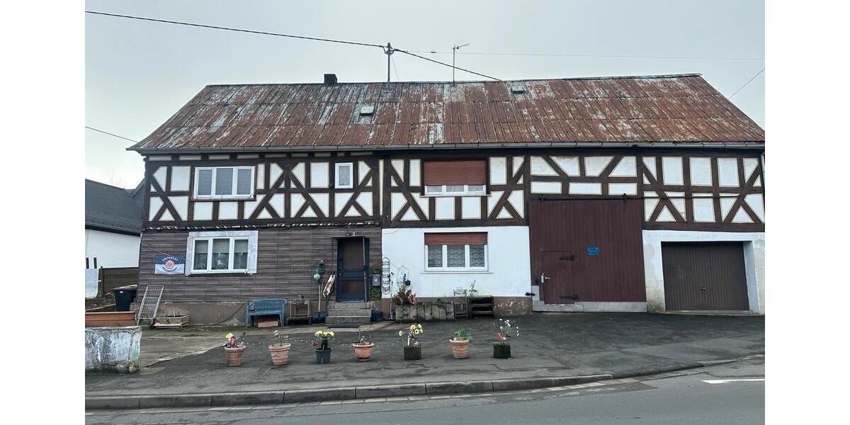 Einfamilienhaus Haiger - 6 Zimmer, 140 m&sup2;, 165.000&euro; | Angebot:25256147