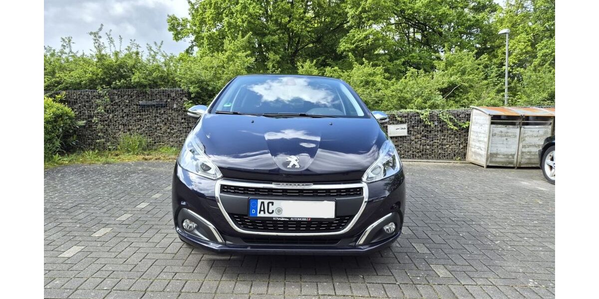 Peugeot 208 62.000 km 7.999 &euro; Aachen 52078
