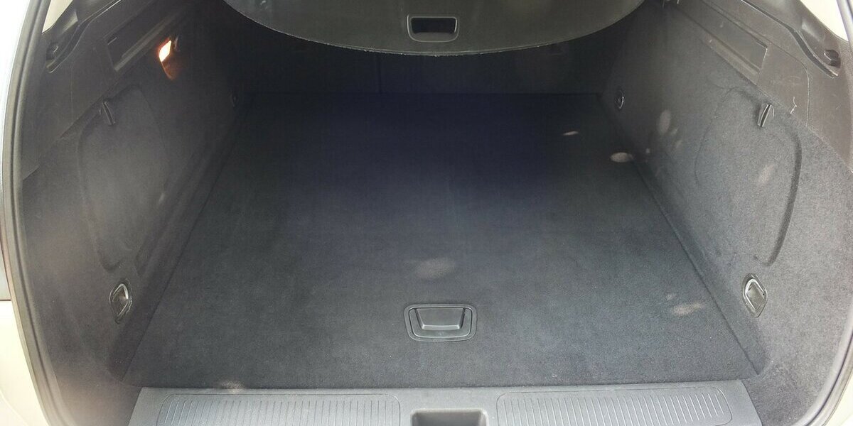 Opel Astra EDITION NAVI KLIMA TEMPOMAT BLUETOOTH 99.125 km 9.908 &euro; Köln 50858