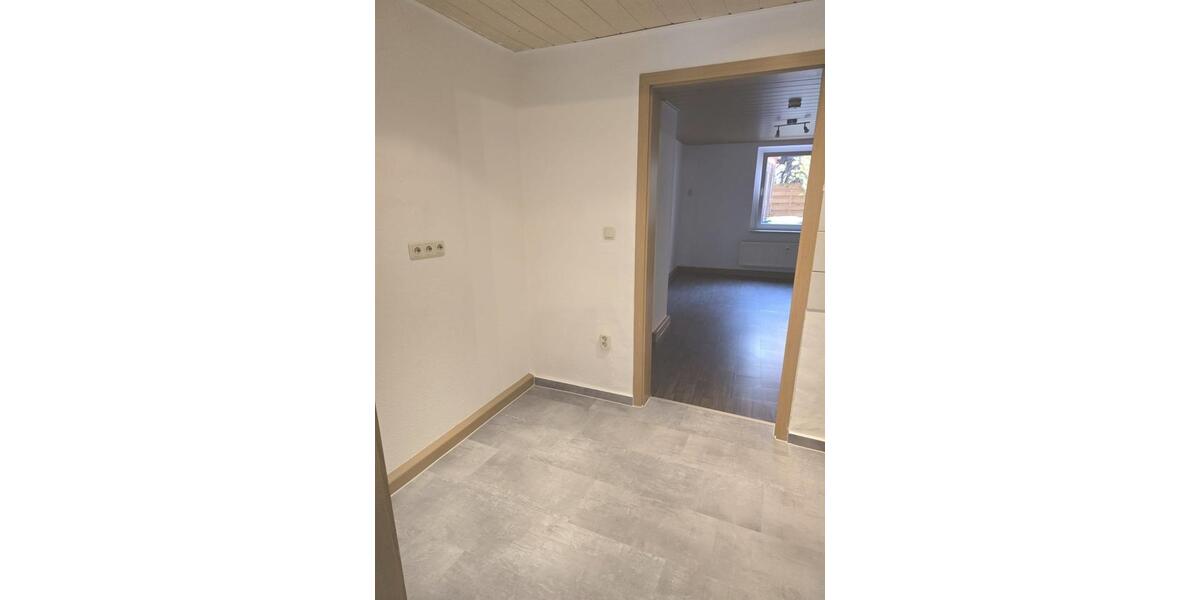 Erdgeschoßwohnung Eisenberg - 2 Zimmer, 38 m&sup2;, 290&euro; | Angebot:26374843