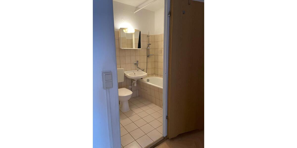 Dachgeschoßwohnung Jena Burgau - 3 Zimmer, 64 m&sup2;, 980&euro; | Angebot:25394292