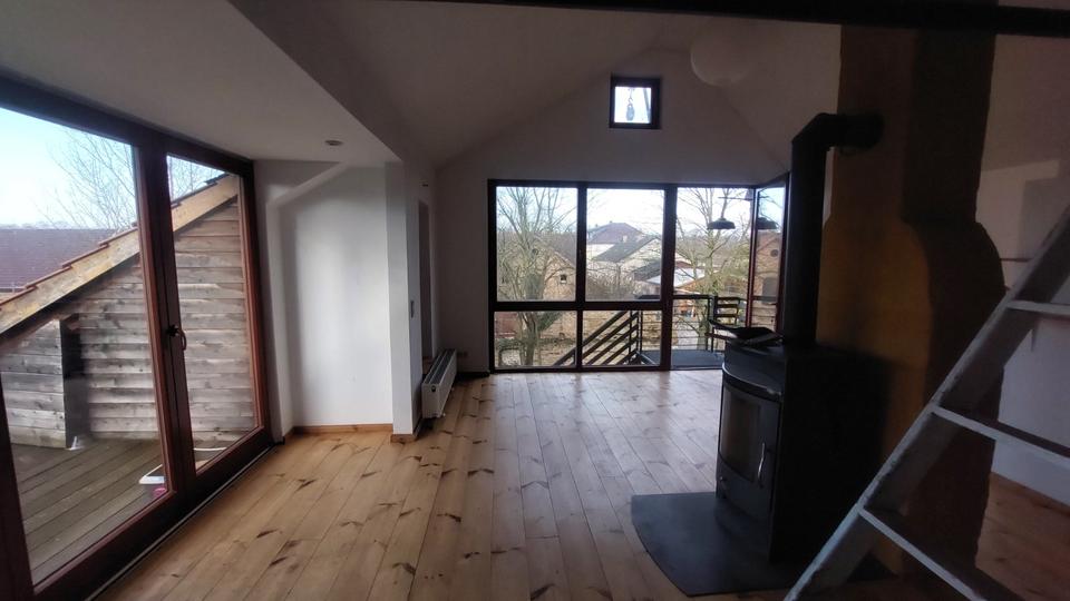 Schöne Studiowohnung unterm Dach, 55 qm 2 zimmer