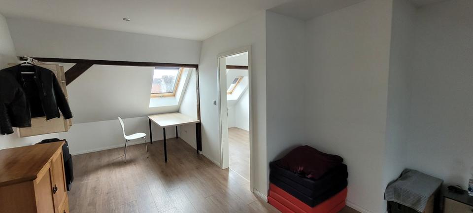 2,5 Zimmer DG Atelierwohnung 2.5 zimmer