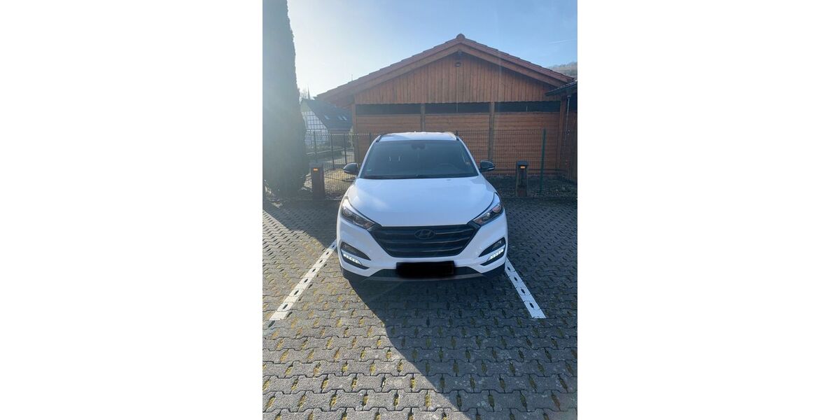 Hyundai TUCSON 125.000 km 15.000 &euro; Porta Westfalica 32457