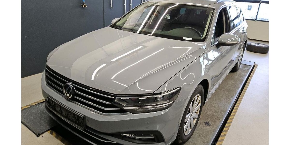 VW Passat Variant 64.900 km 25.490 &euro; Leck 25917