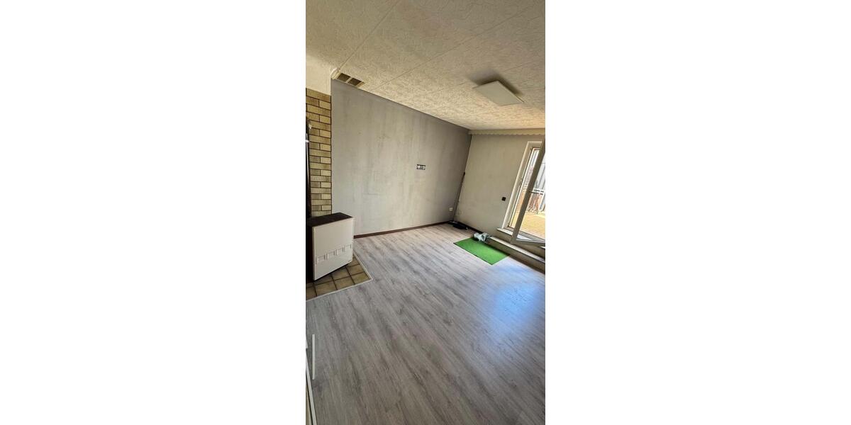 Reihenhaus Saarwellingen - 4 Zimmer, 73 m&sup2;, 85.000&euro; | Angebot:27102512