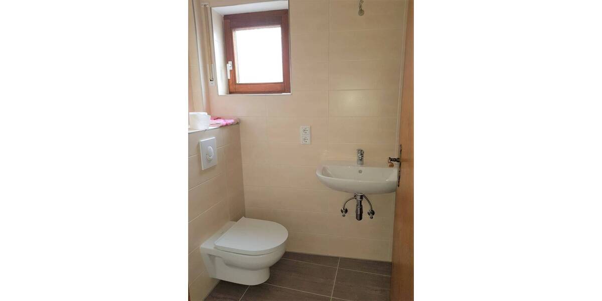 Etagenwohnung Bennhausen - 3 Zimmer, 90 m&sup2;, 600&euro; | Angebot:26919847