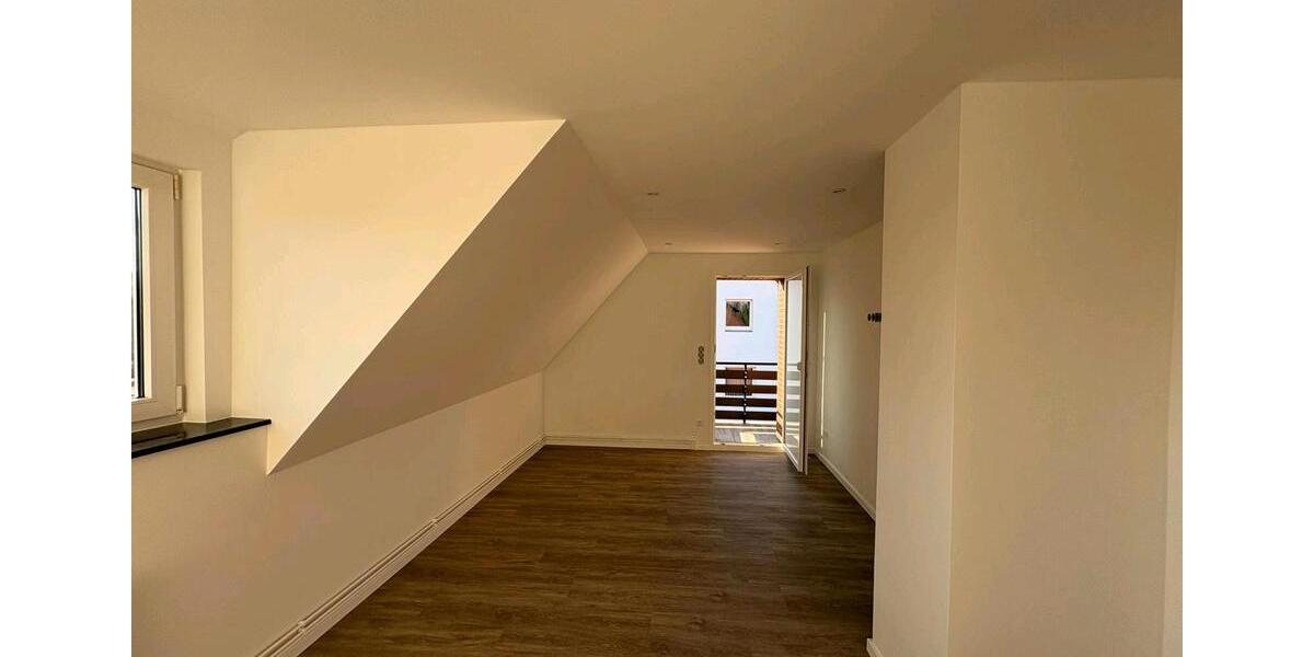 Dachgeschoßwohnung Algermissen - 3 Zimmer, 65 m&sup2;, 600&euro; | Angebot:25405094