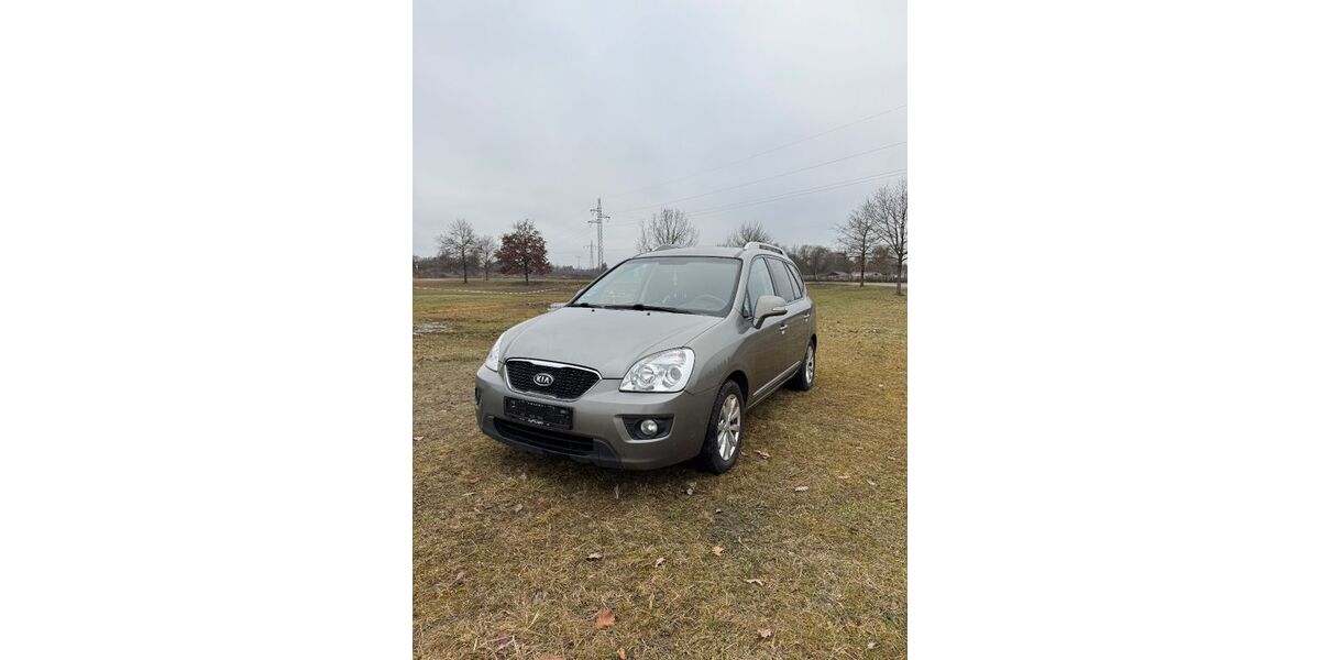 Kia Carens 91.000 km 6.399 &euro; München 81243