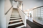 Nur 20 Minuten von Würzburg in Arnstein: Hochwertige Physiopraxis & vermietete 4-Zimmer-DG-Wohnung - Gewerbeobjekt Würzburg Würzburg | Angebot:26670132