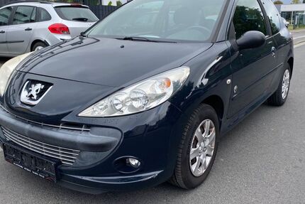 Peugeot 206 76.500 km 3.300 € Butzbach 35510