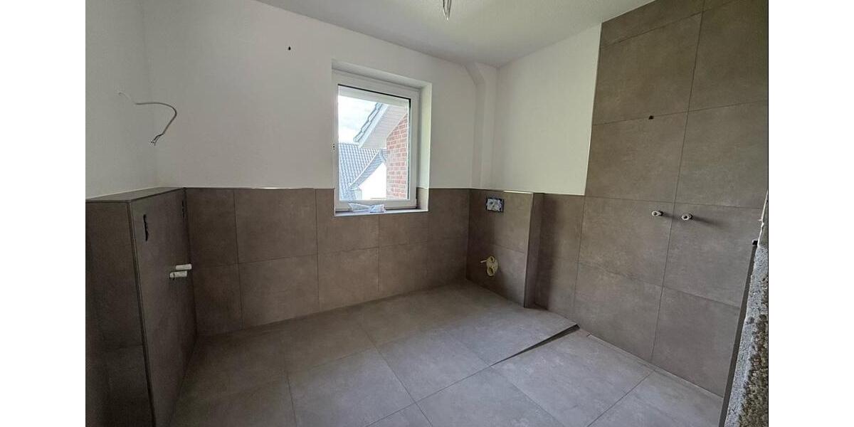 Dachgeschoßwohnung Zetel - 2 Zimmer, 77 m&sup2;, 885&euro; | Angebot:22266596