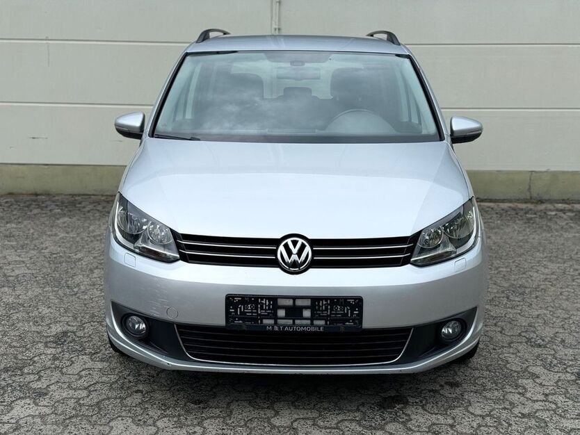 VW Touran 89.000 km 10.500 € Taunusstein 65232