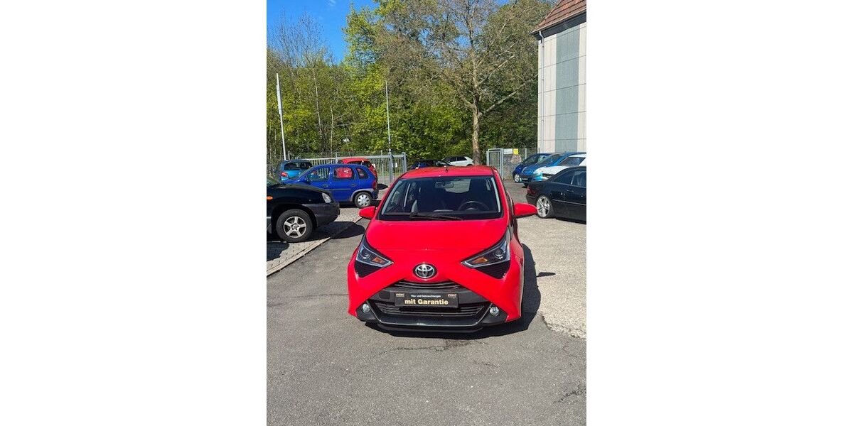 Toyota Aygo (X) 83.993 km 10.399 &euro; Neunkirchen-Saar 66538