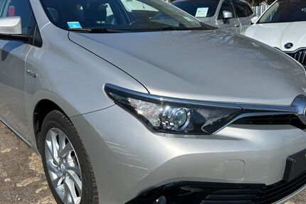 Toyota Auris 182.000 km 9.990 &euro; Ensdorf 66806