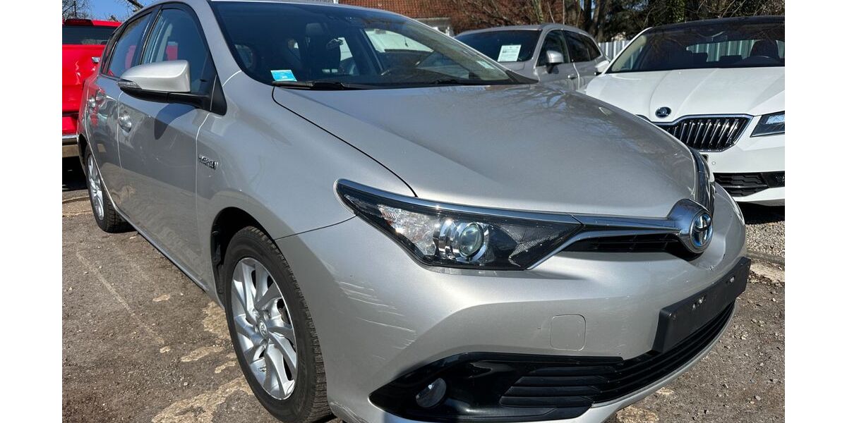 Toyota Auris 182.000 km 9.990 &euro; Ensdorf 66806