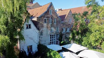 TREPPENGIEBEL - ENSEMBLE MIT GESCHICHTE & RENDITE - Wohn- & Geschäftshaus Lübeck Innenstadt | Angebot:27255738