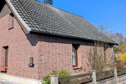 Haus Ebstorf - 5 Zimmer, 215 m&sup2;, 295.000&euro; | Angebot:25941575