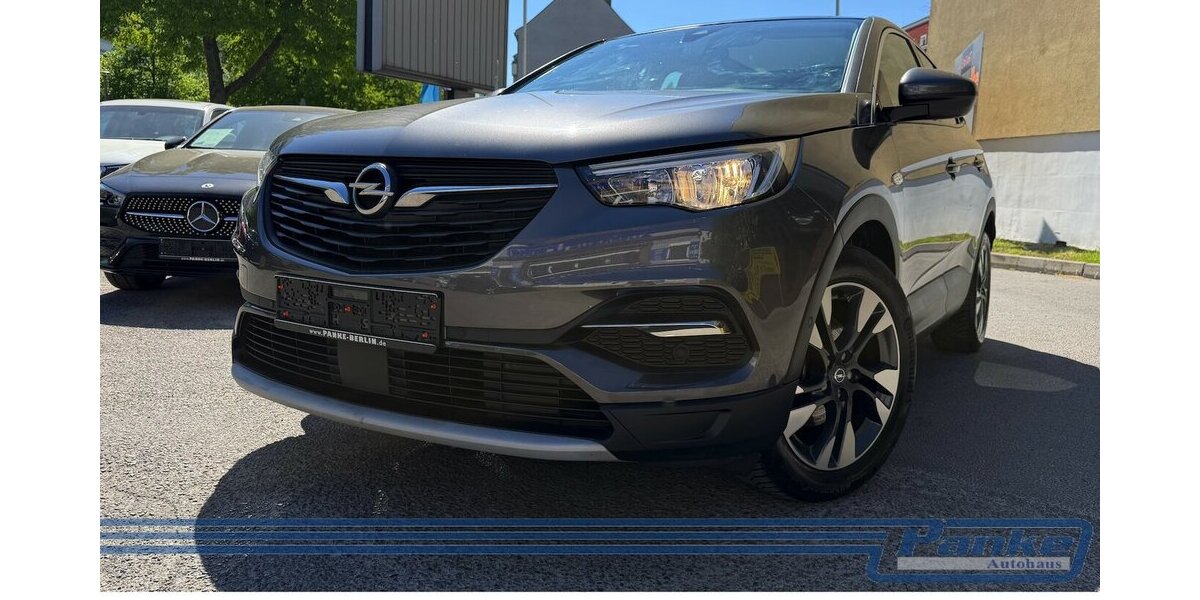 Opel Grandland Innovation*AHK*E-Koffer*Pano*Car-Play* 169.817 km 10.890 &euro; Berlin 13187