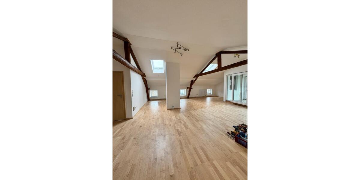 Dachgeschoßwohnung Erding - 4 Zimmer, 142 m&sup2;, 1.400&euro; | Angebot:26026745