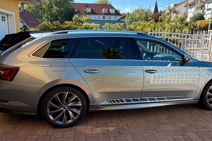 Skoda Superb 158.500 km 21.900 &euro; Riesa 01589
