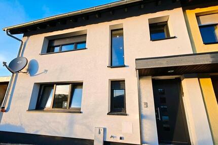 Haus Wadern - 6 Zimmer, 190 m&sup2;, 1.350&euro; | Angebot:26409659