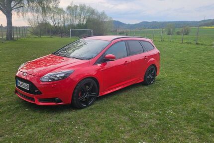 Ford Focus 161.000 km 5.700 &euro; Hessisch Oldendorf 31840