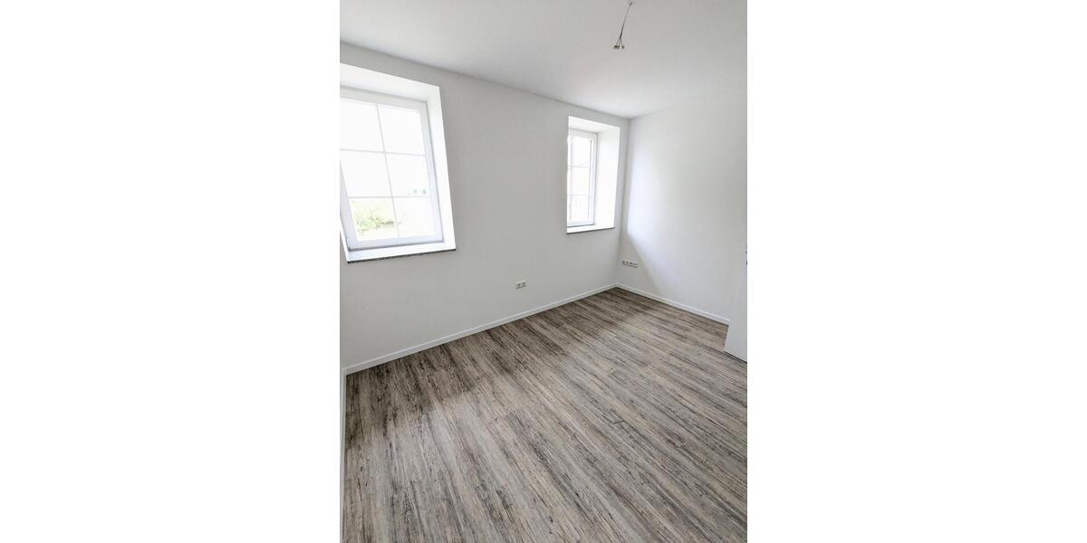 Etagenwohnung Neuental - 4 Zimmer, 100 m&sup2;, 990&euro; | Angebot:26305409