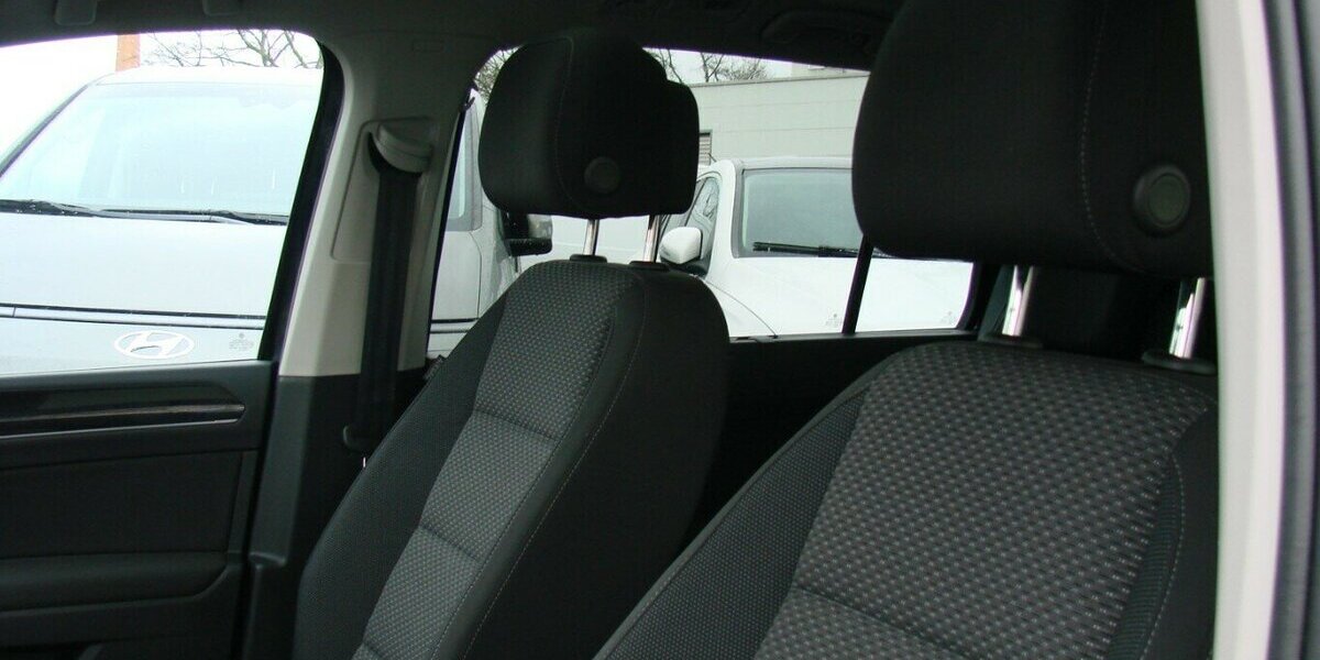 VW Touran 1,5TSI Comfortline ACC AHK PANO SHZ 7Sitz D 16.891 km 33.980 &euro; Falkensee 14612