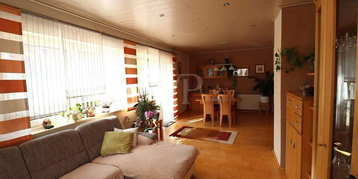 Mehrfamilienhaus, Wohnhaus Lehrberg Gräfenbuch - 7 Zimmer, 188 m&sup2;, 359.000&euro; | Angebot:25679034