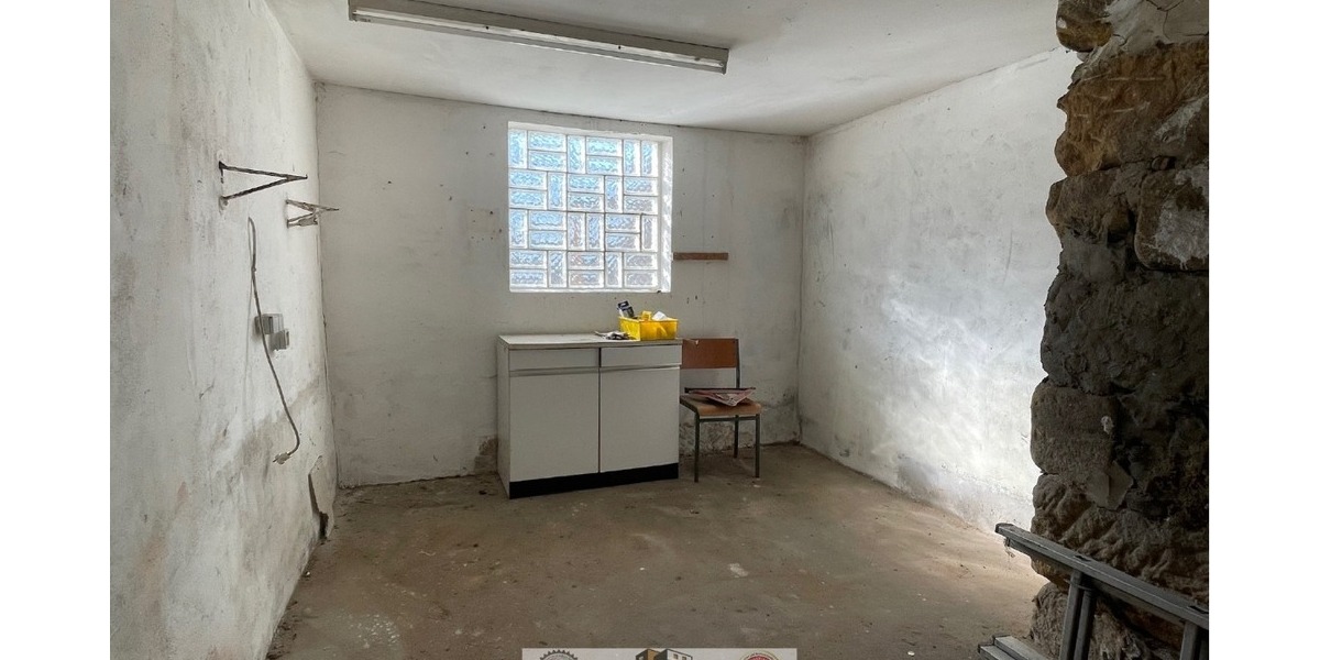 Großes Haus mit Scheune, Garage, Schuppen, Garten, sofort frei. Für Handwerker, Bastler, Sparfüchse - Bauernhaus, Landhaus Eckental Frohnhof | Angebot:25364269