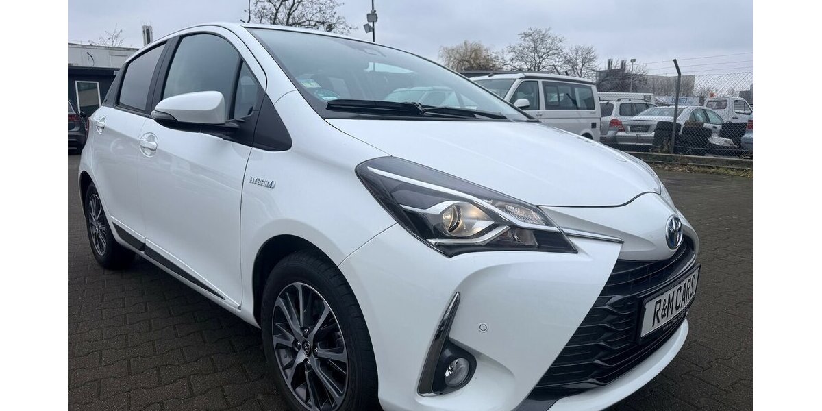Toyota Yaris 1.5 Hybrid Y20 Club/11.000km!!! 11.010 km 13.990 &euro; Frankfurt 60386