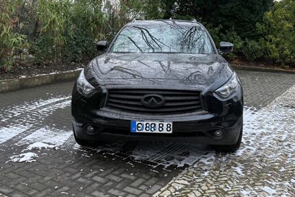INFINITI QX70 95.000 km 22.950 &euro; Oberhausen 46149