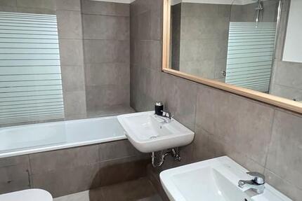 Helle sanierte 3-Zimmer-Wohnung mit Balkon, 3 zimmer